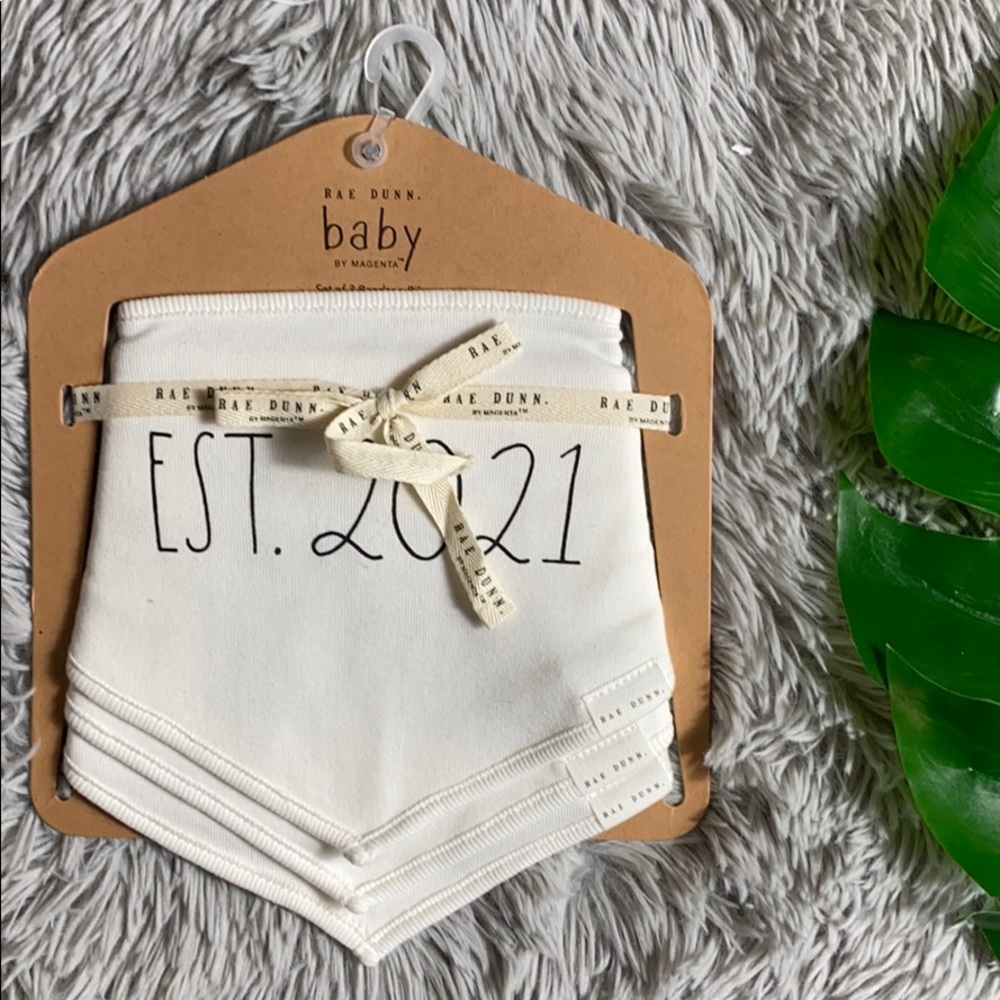NWT Rae Dunn white and black baby bibs